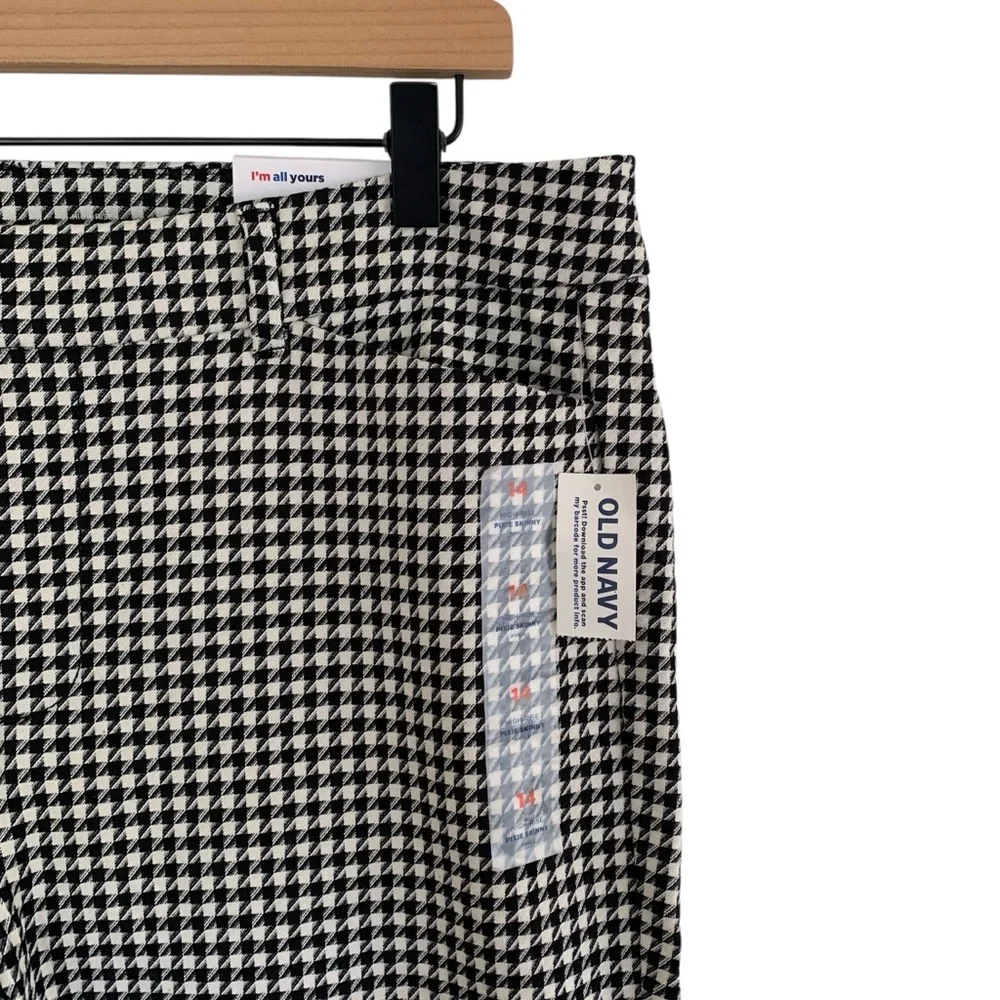 Old Navy Black & Cream Houndstooth High Rise Pixie Skinny Pants - Picture 4 of 8